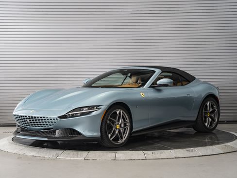 Used 2025 Ferrari Roma Spider RWD image 9