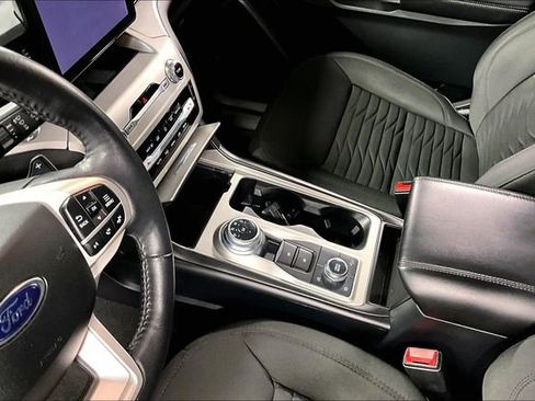 Used 2021 Ford Explorer XLT w/ Class III Trailer Tow Package image 18