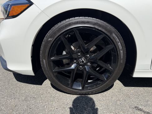 Used 2025 Honda Civic Sport image 7