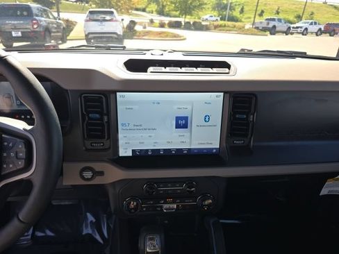 Used 2023 Ford Bronco Wildtrak AWD/4WD image 17