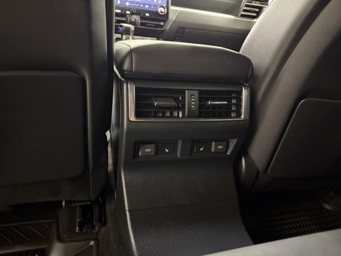 Used 2025 Lexus GX 550 AWD/4WD image 25
