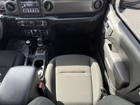 Used 2023 Jeep Wrangler Sport S image 17
