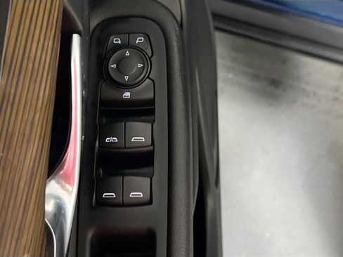 Used 2020 GMC Terrain SLE image 17