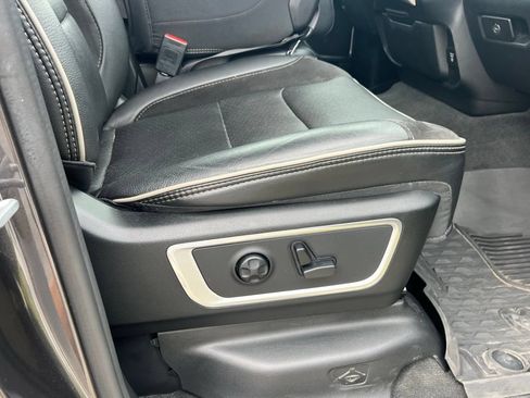 Used 2020 RAM 1500 Laramie AWD/4WD image 16