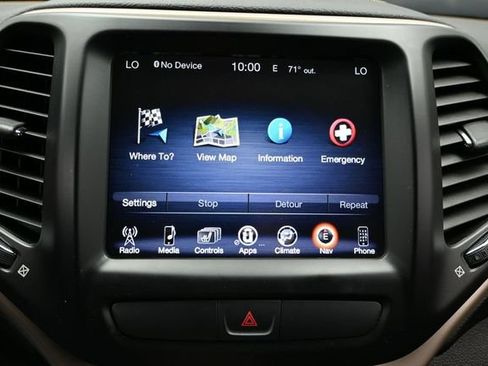 Used 2017 Jeep Cherokee High Altitude AWD/4WD image 34