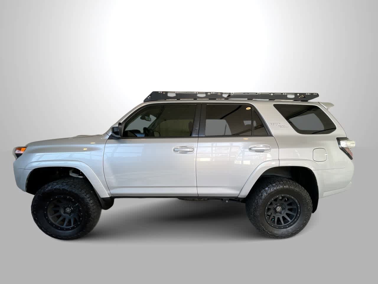 Certified 2020 Toyota 4Runner TRD Off-Road AWD/4WD image 5