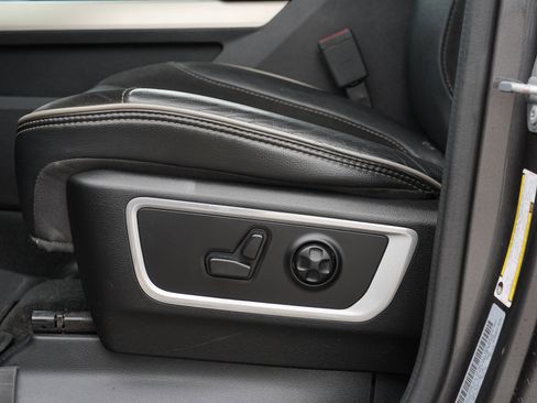 Used 2020 RAM 1500 Laramie AWD/4WD image 15
