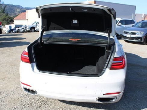 Used 2018 BMW 750i image 34