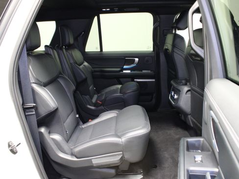 Used 2025 Ford Expedition Max Platinum w/ Stealth Performance Package AWD/4WD image 19