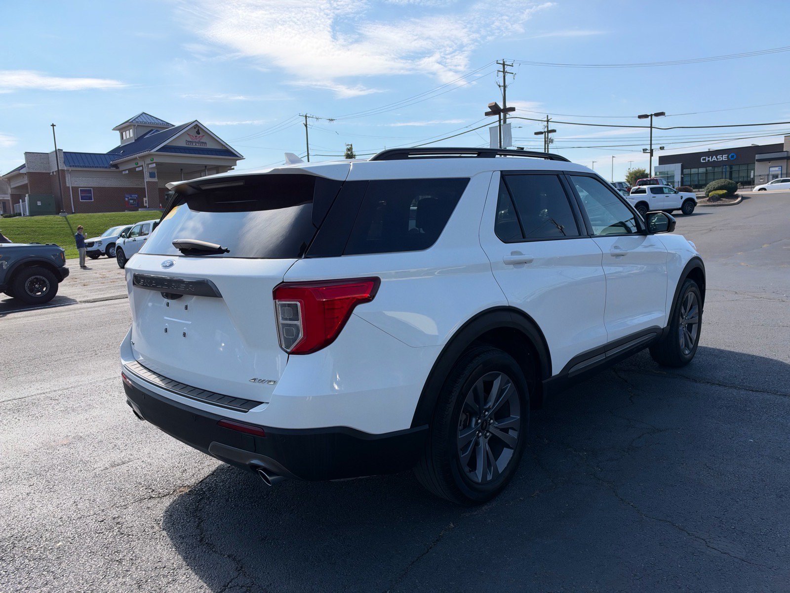 Used 2023 Ford Explorer XLT w/ Equipment Group 202A AWD/4WD image 5