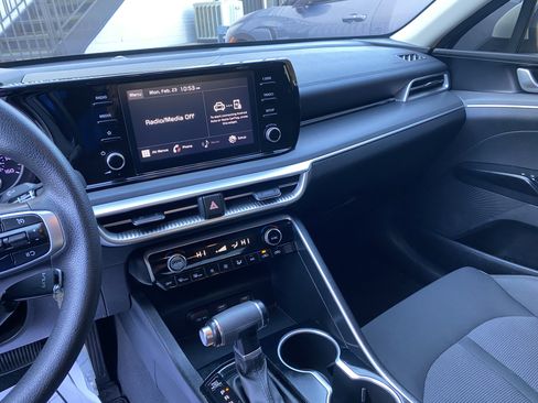 Used 2022 Kia K5 LX image 22