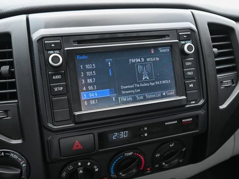 Used 2014 Toyota Tacoma 4x4 Regular Cab image 27