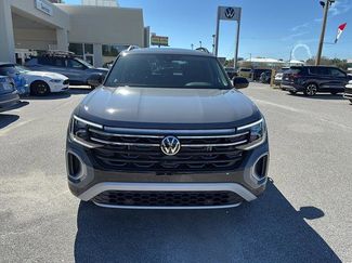 New 2026 Volkswagen Atlas Peak Edition video 2