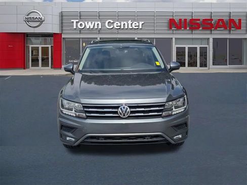 Used 2020 Volkswagen Tiguan SEL AWD/4WD image 2