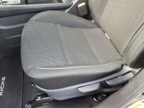 Used 2024 Nissan Kicks SV image 15