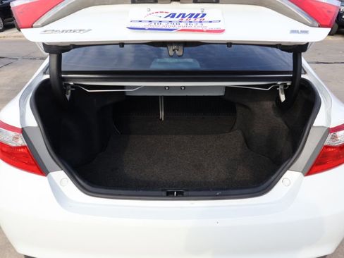 Used 2015 Toyota Camry SE image 9