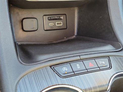 Used 2020 GMC Acadia SLT w/ Premium Package image 12