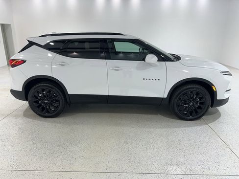 New 2026 Chevrolet Blazer LT w/ LPO, Black Sport Package image 6