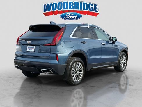 Used 2024 Cadillac XT4 Premium Luxury image 4