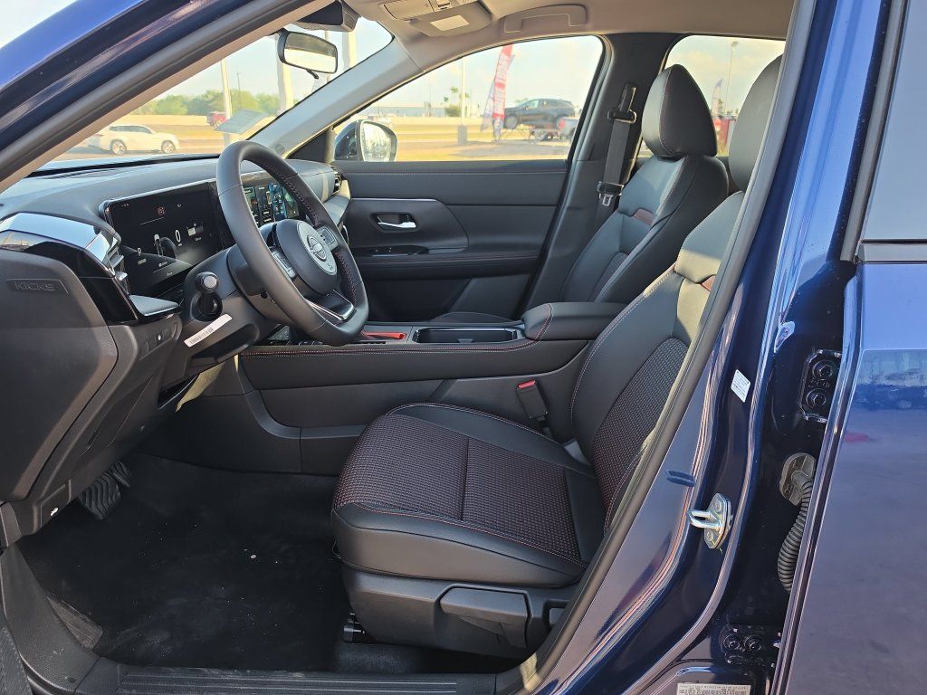 New 2027 Nissan Kicks SR AWD/4WD image 23