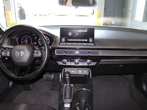 Used 2023 Honda Civic Sport image 13