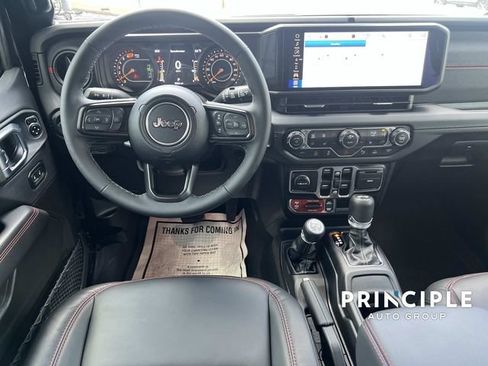 Used 2026 Jeep Wrangler Unlimited Rubicon AWD/4WD image 31