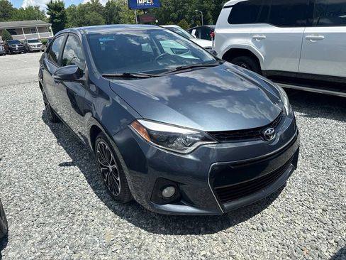 Used 2014 Toyota Corolla S FWD image 2