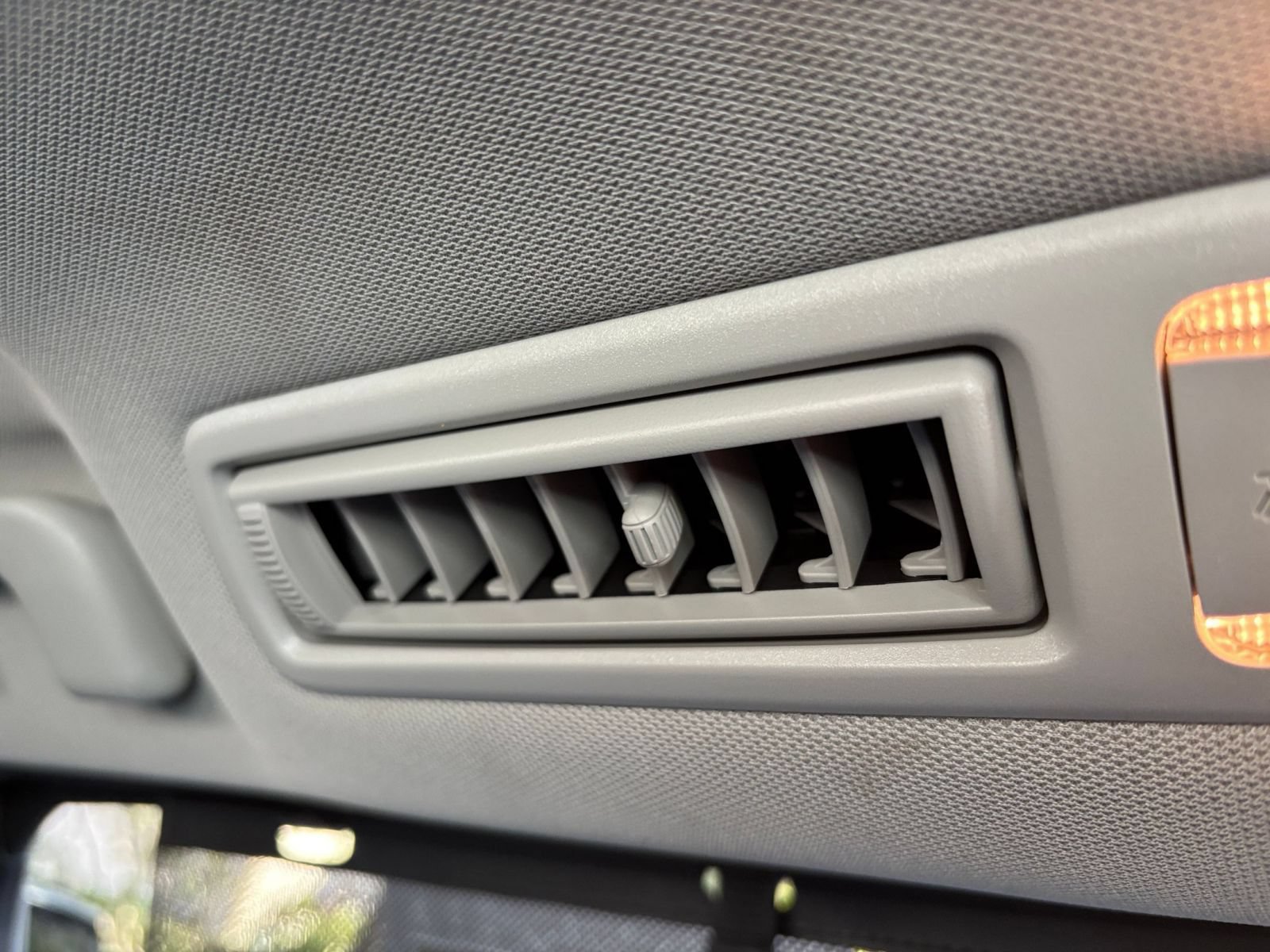 Used 2025 Toyota Sienna XLE FWD image 24