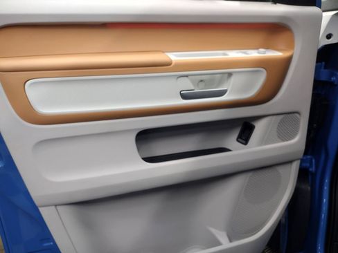 New 2025 Volkswagen ID. Buzz 1st Edition image 23