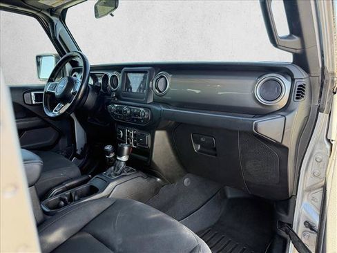 Used 2020 Jeep Wrangler Unlimited Sahara AWD/4WD image 12