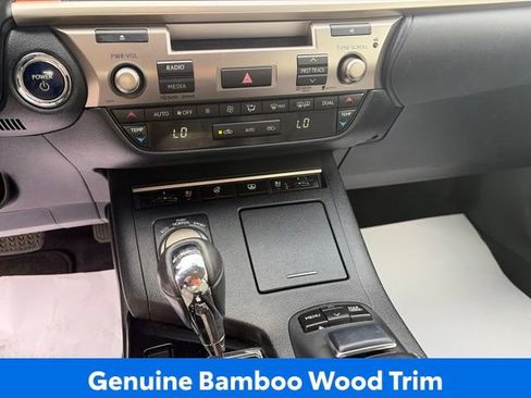 Used 2013 Lexus ES 300h w/ Luxury Pkg FWD image 18