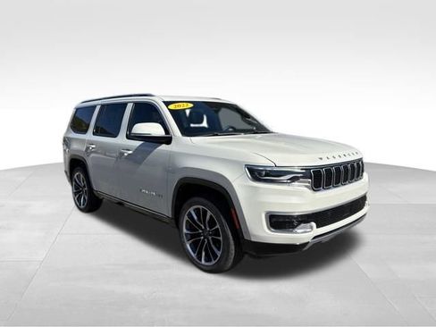 Used 2022 Jeep Wagoneer Series III w/ Premium Group I image 3