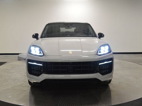 Certified 2026 Porsche Cayenne GTS AWD/4WD image 10