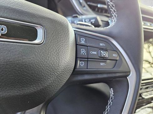 New 2025 Jeep Grand Cherokee Altitude image 14