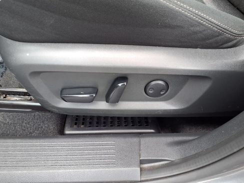 Used 2024 Nissan Rogue SV AWD/4WD image 23