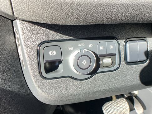 Used 2022 Mercedes-Benz Sprinter 2500 image 14