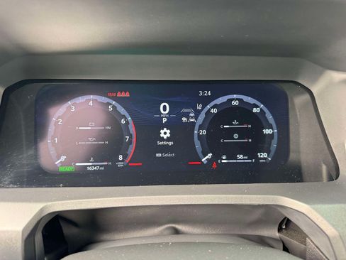 Certified 2025 Toyota Tacoma TRD Off-Road AWD/4WD image 32
