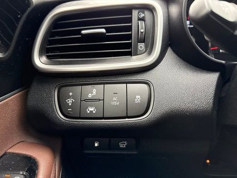 Used 2019 Kia Sorento SX w/ SX Touring Package AWD/4WD image 24