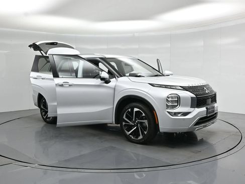 Used 2024 Mitsubishi Outlander SEL FWD image 30