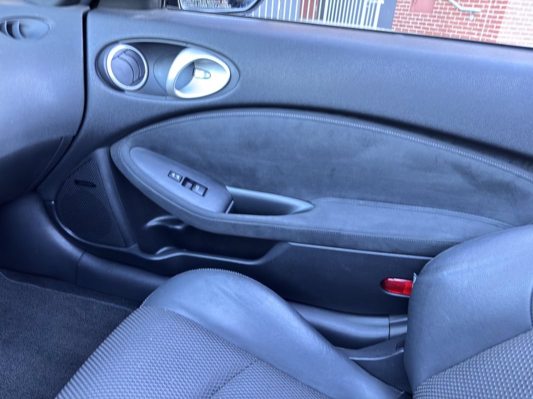 Used 2011 Nissan 370Z Touring w/ Sport Pkg RWD image 20