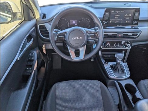 Certified 2022 Kia Seltos LX image 8