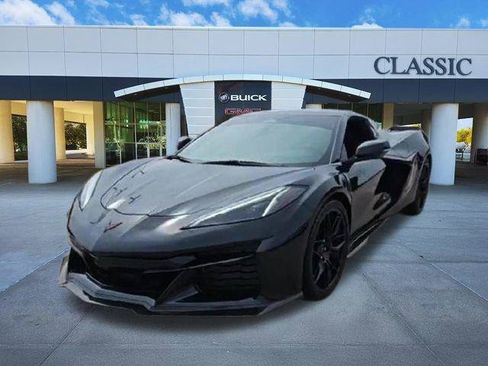 Used 2024 Chevrolet Corvette Z06 RWD image 3