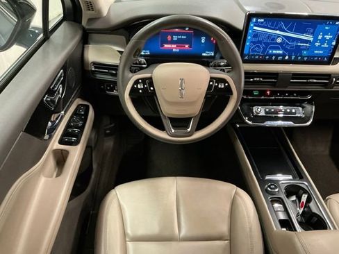Used 2023 Lincoln Corsair FWD image 10