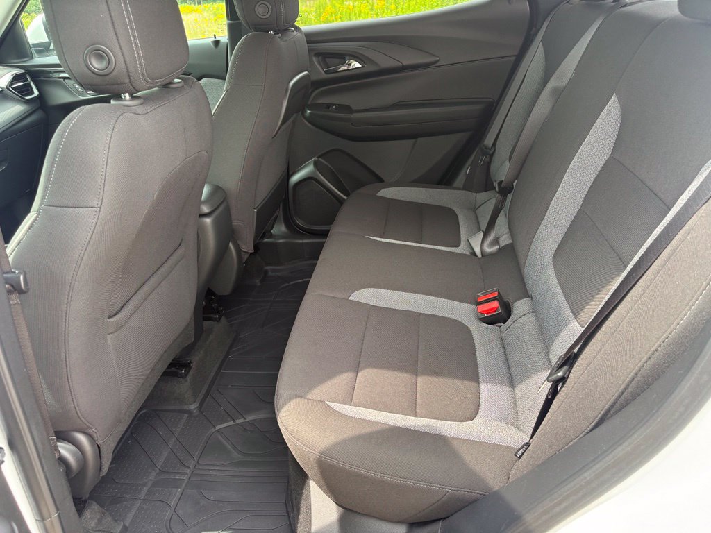 Used 2024 Chevrolet TrailBlazer LT FWD image 37