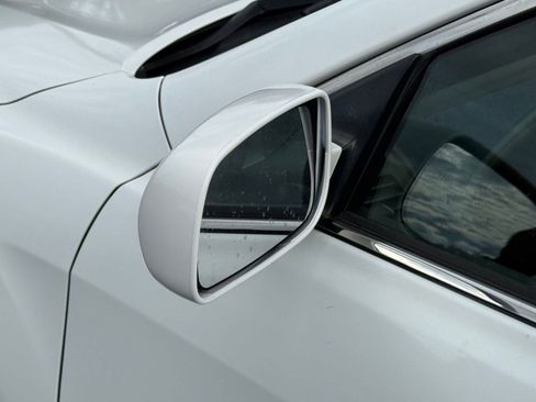 Used 2011 Toyota Camry XLE image 22