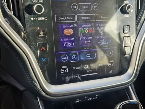 Used 2021 Subaru Outback Limited image 23