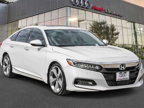 Used 2020 Honda Accord Touring image 5
