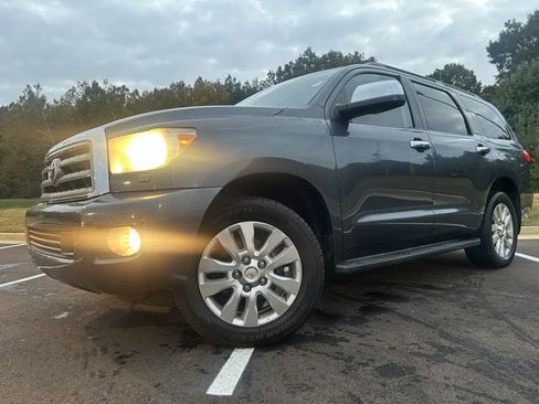 Used 2010 Toyota Sequoia Platinum image 21