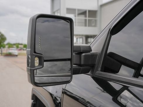 Used 2018 GMC Sierra 2500 Denali w/ Duramax Plus Package AWD/4WD image 16