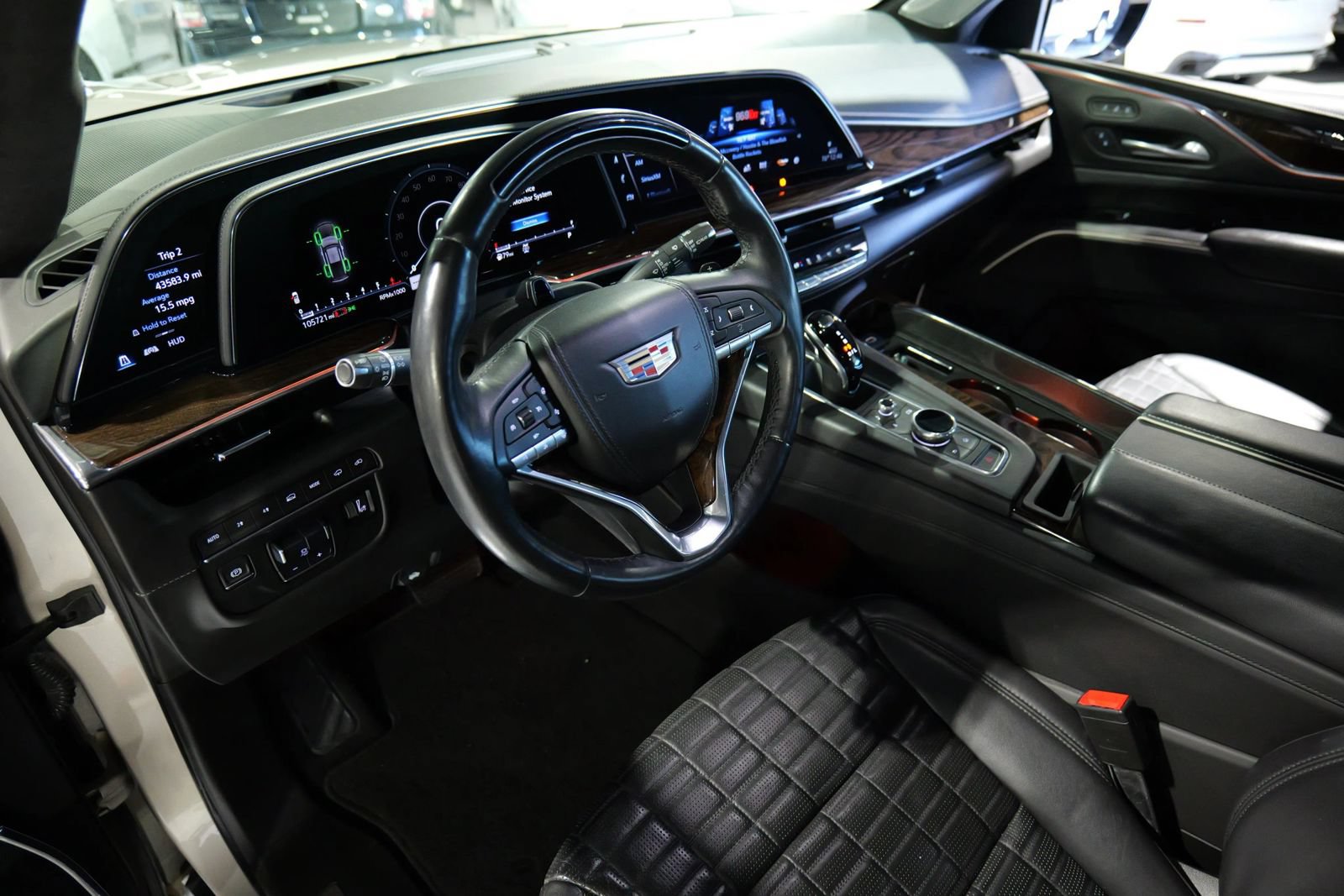 Used 2021 Cadillac Escalade ESV Premium Luxury Platinum AWD/4WD image 18